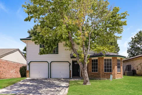 609 Hollyberry