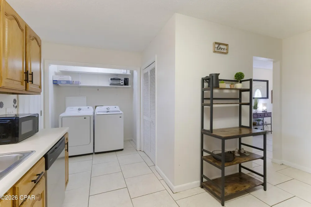6413 Pine Drive Panama City, FL 32408