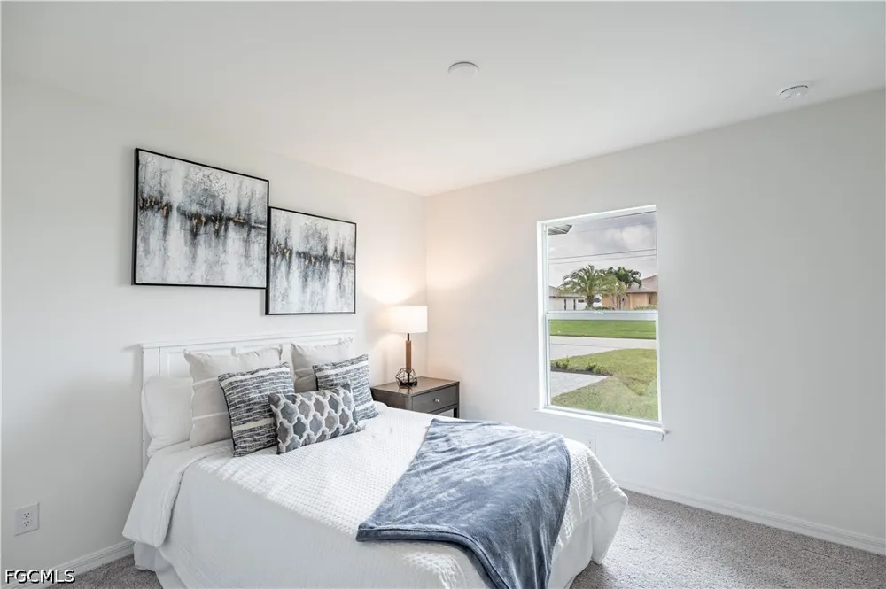 SE 33rd Street Cape Coral, FL 33904