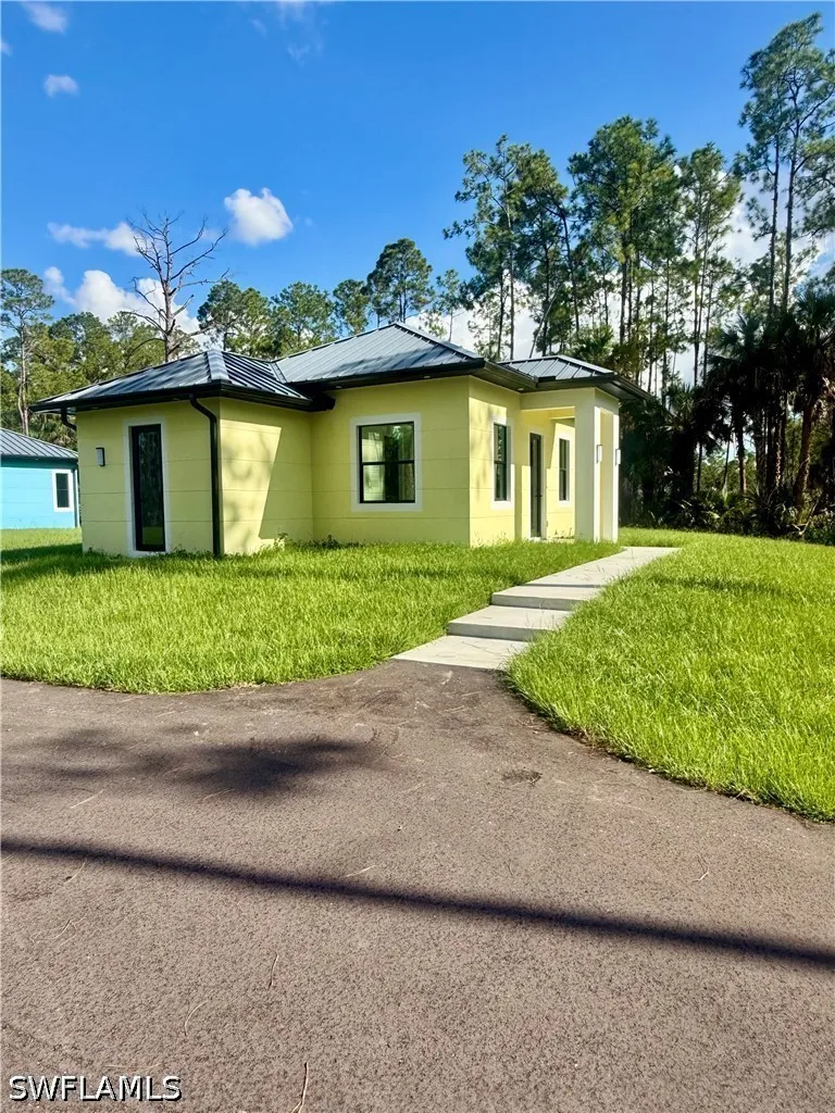 10th Avenue NE Naples, FL 34120