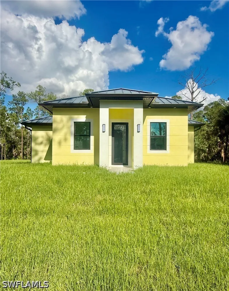 10th Avenue NE Naples, FL 34120