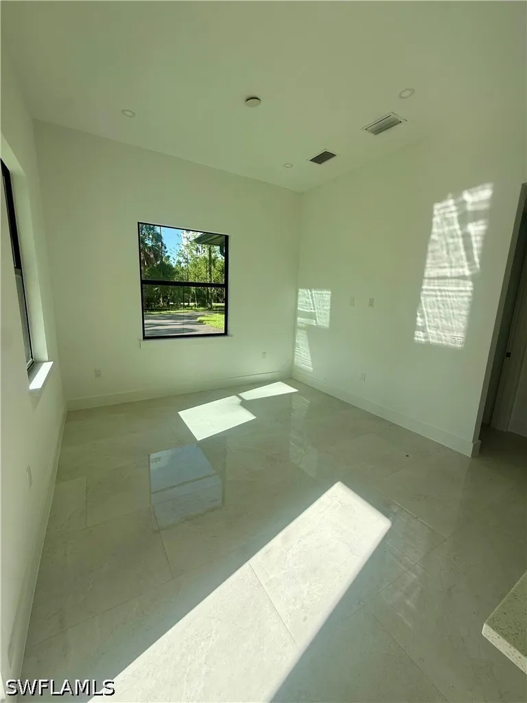 10th Avenue NE Naples, FL 34120
