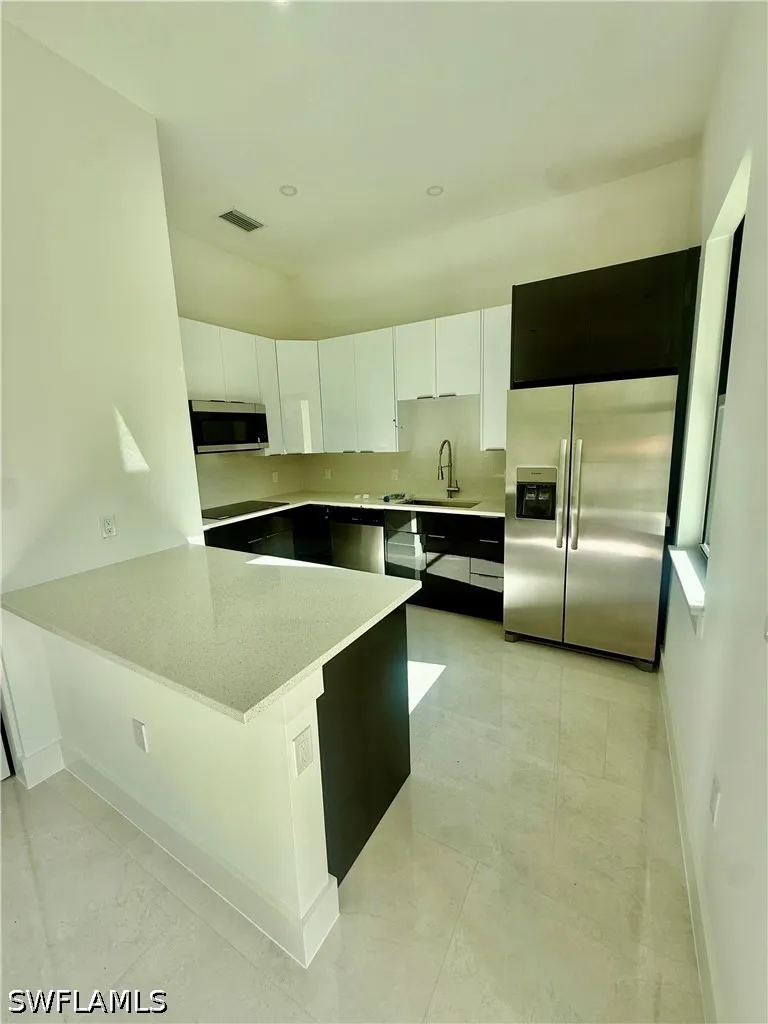 10th Avenue NE Naples, FL 34120
