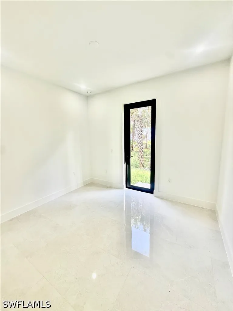10th Avenue NE Naples, FL 34120