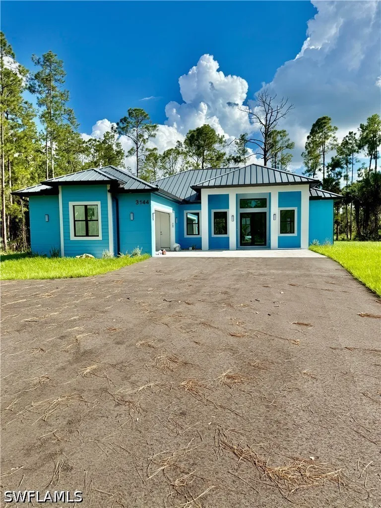 10th Avenue NE Naples, FL 34120
