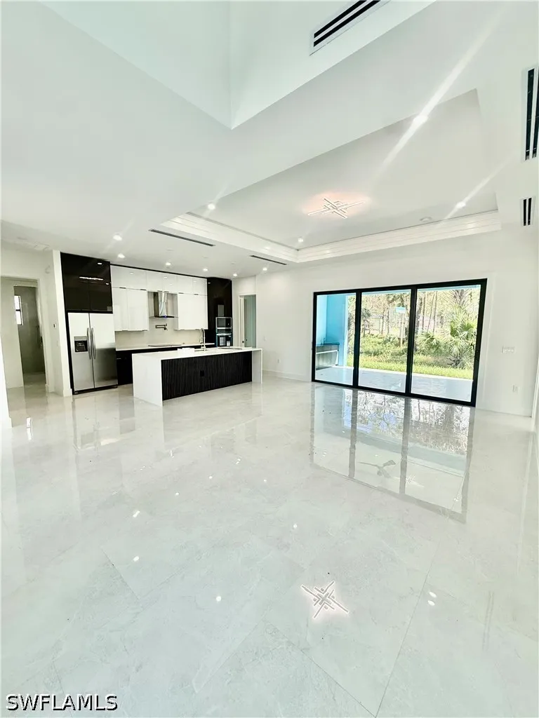 10th Avenue NE Naples, FL 34120