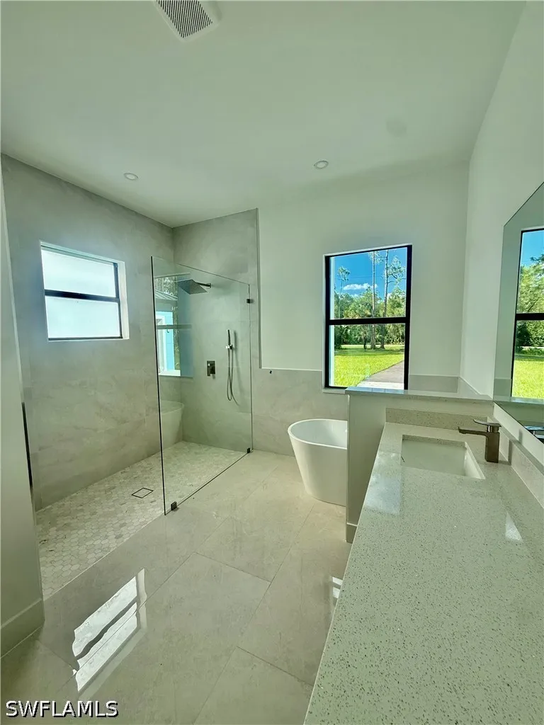 10th Avenue NE Naples, FL 34120