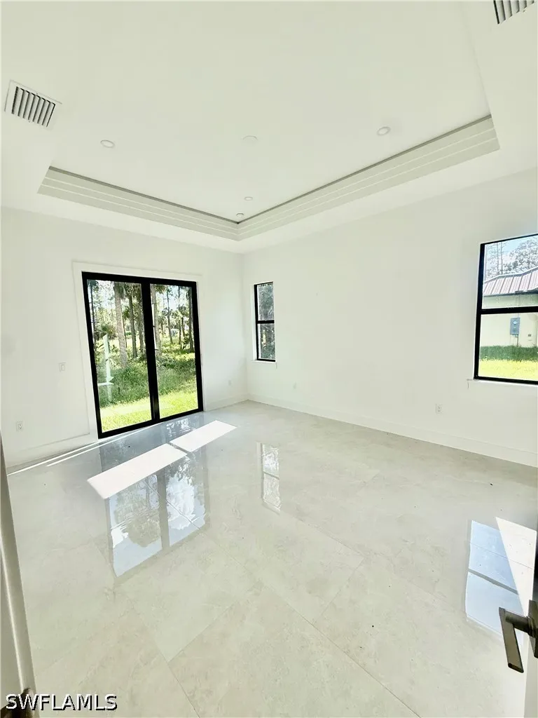 10th Avenue NE Naples, FL 34120
