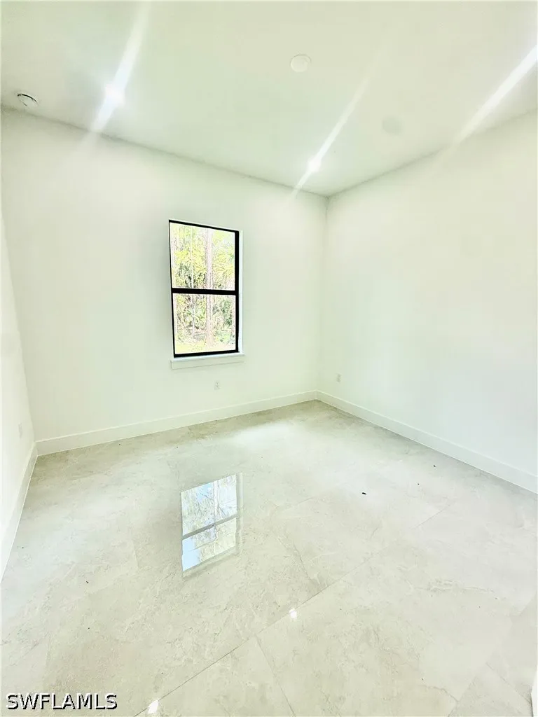 10th Avenue NE Naples, FL 34120