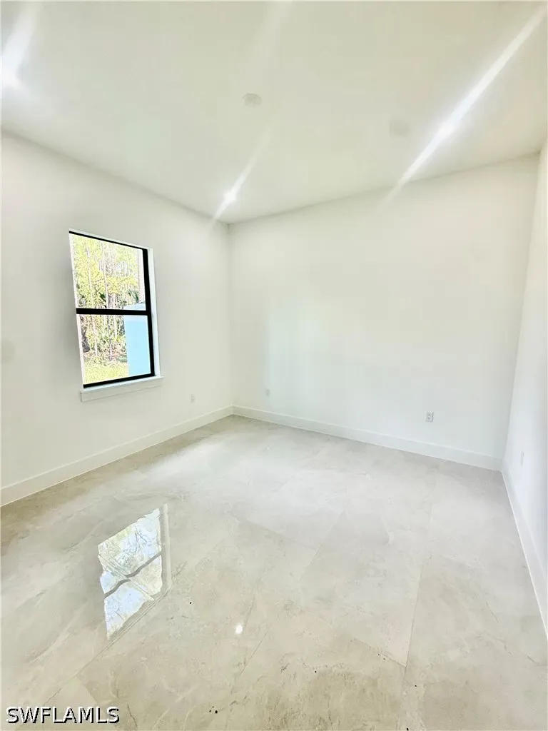10th Avenue NE Naples, FL 34120