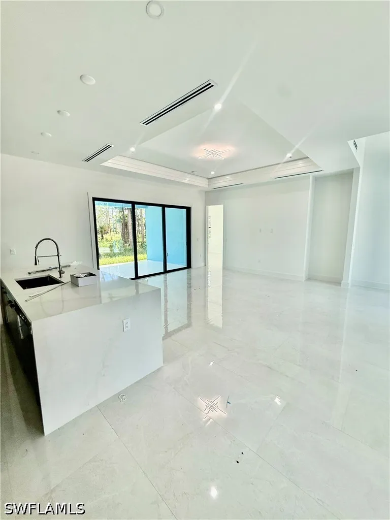 10th Avenue NE Naples, FL 34120