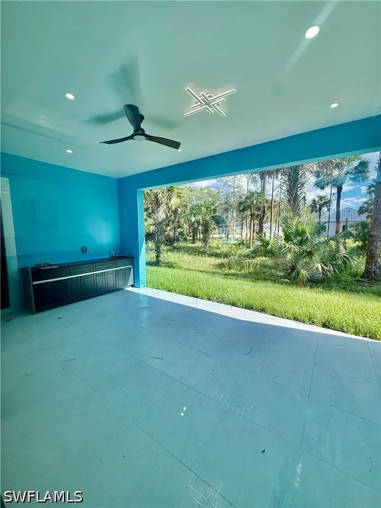 10th Avenue NE Naples, FL 34120