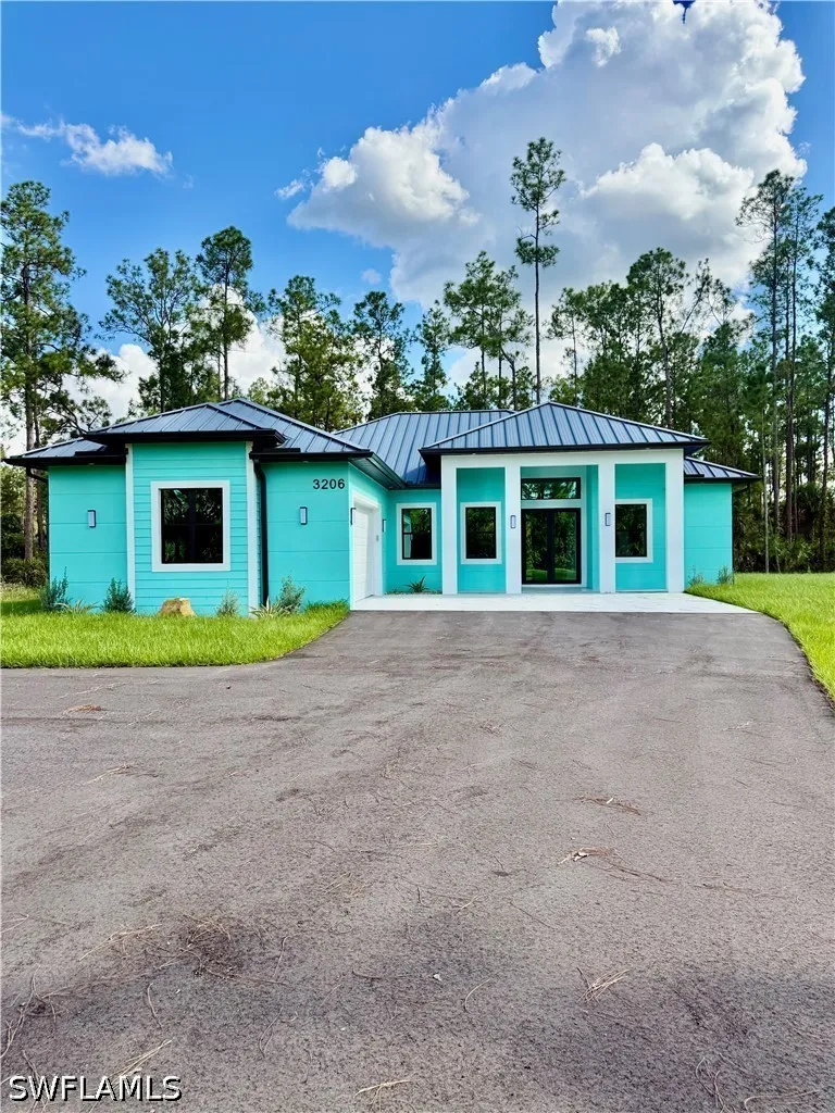 10th Avenue NE Naples, FL 34120