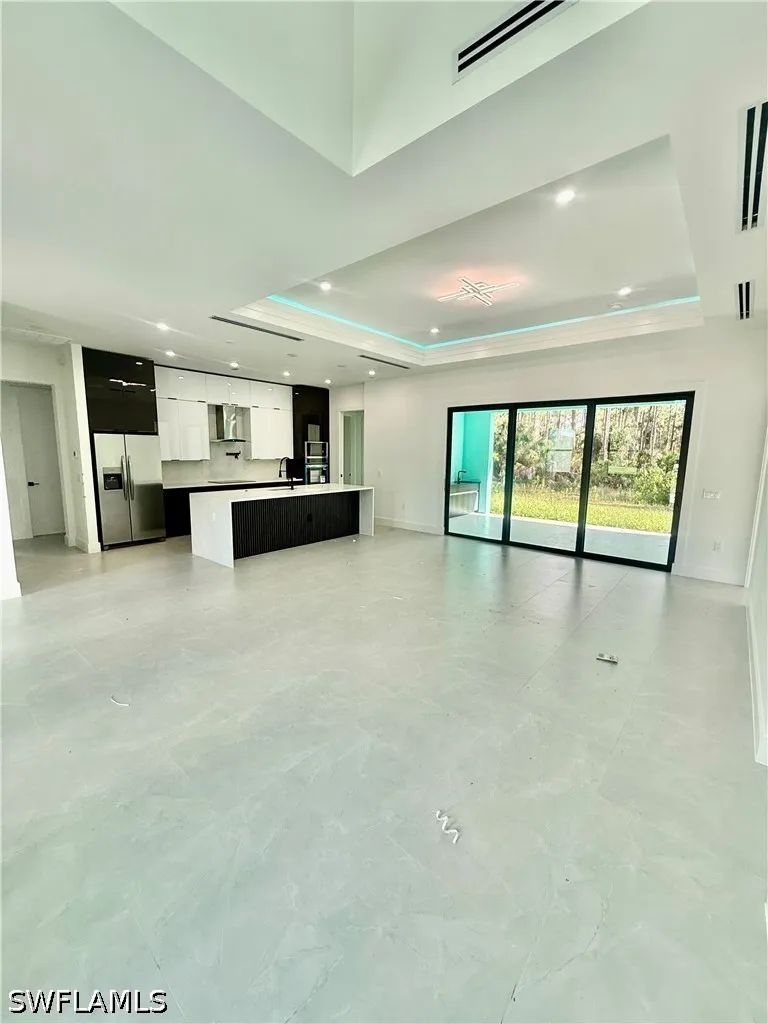10th Avenue NE Naples, FL 34120