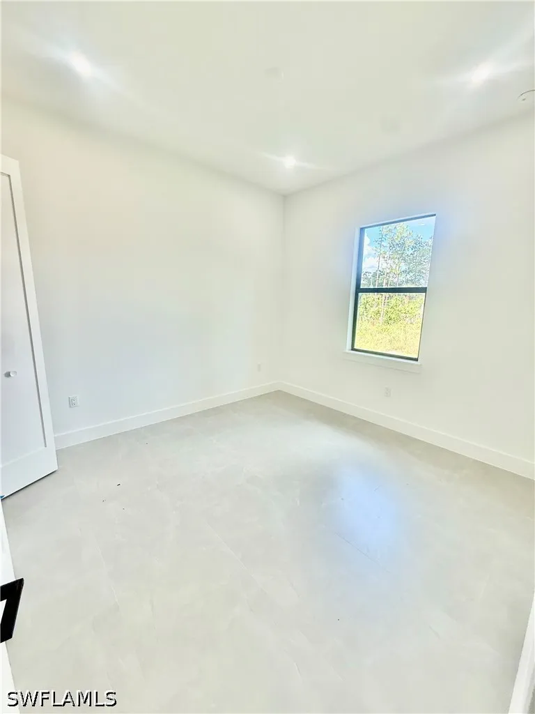 10th Avenue NE Naples, FL 34120