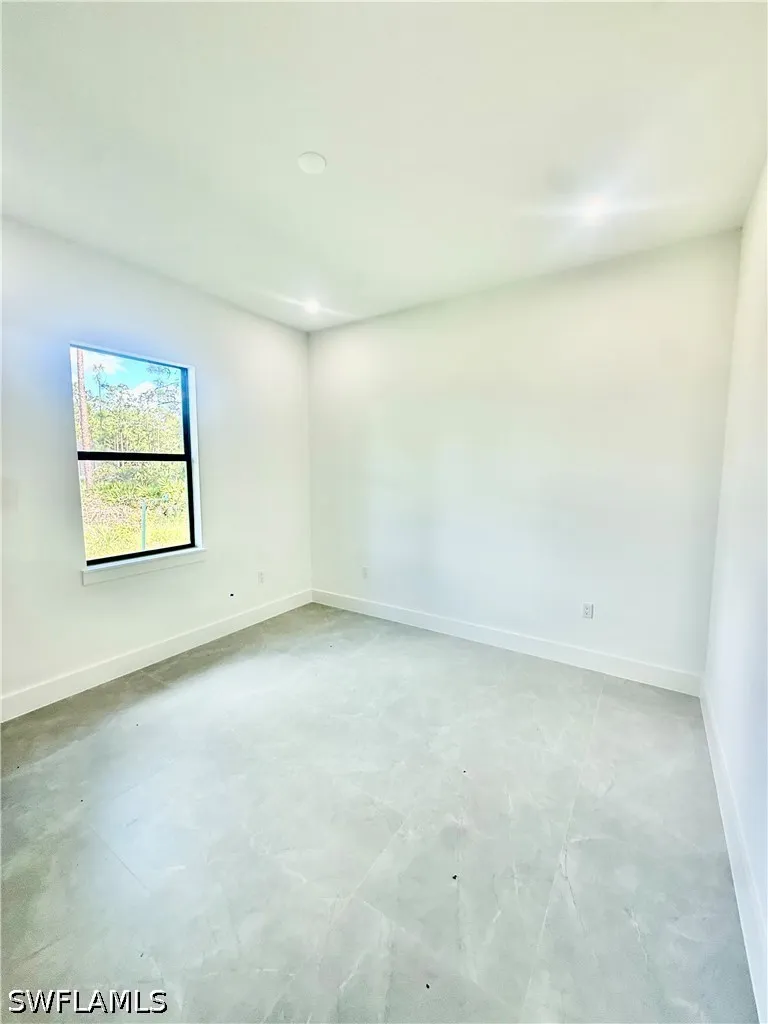 10th Avenue NE Naples, FL 34120