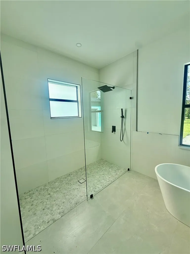 10th Avenue NE Naples, FL 34120