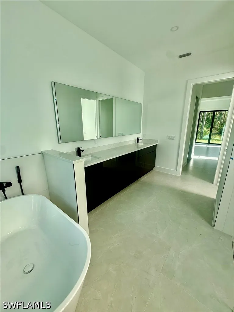 10th Avenue NE Naples, FL 34120