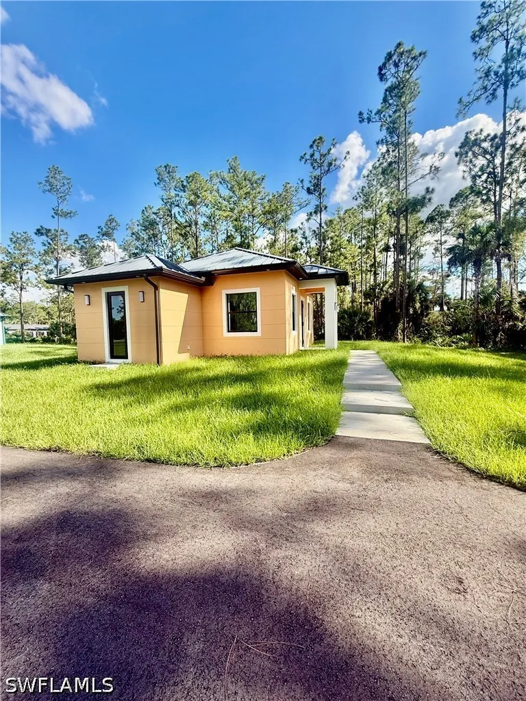10th Avenue NE Naples, FL 34120