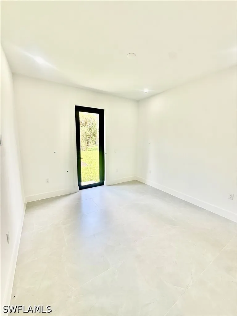 10th Avenue NE Naples, FL 34120