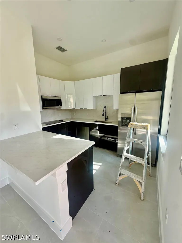 10th Avenue NE Naples, FL 34120