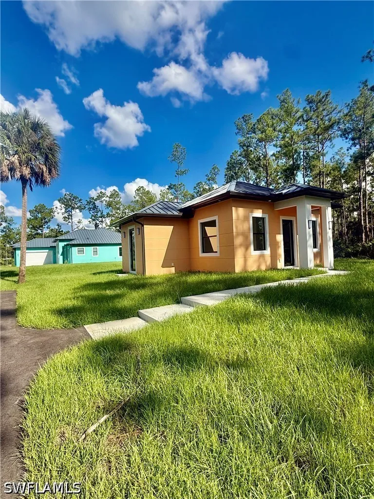 10th Avenue NE Naples, FL 34120