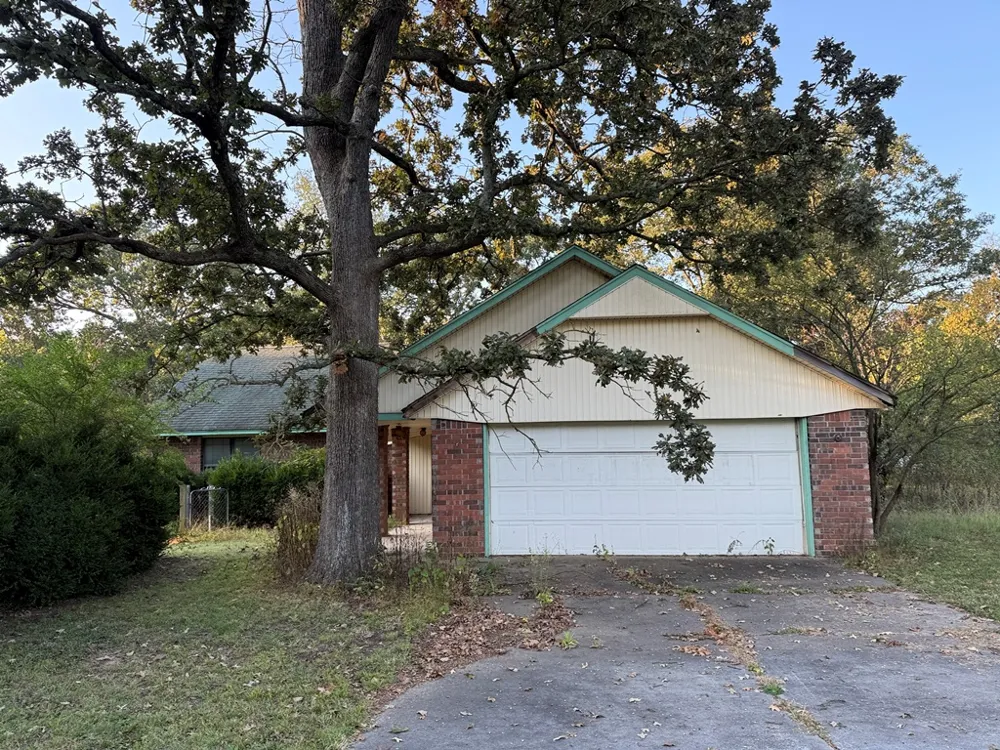 1882 Oak Knoll Drive Sperry, OK 74073