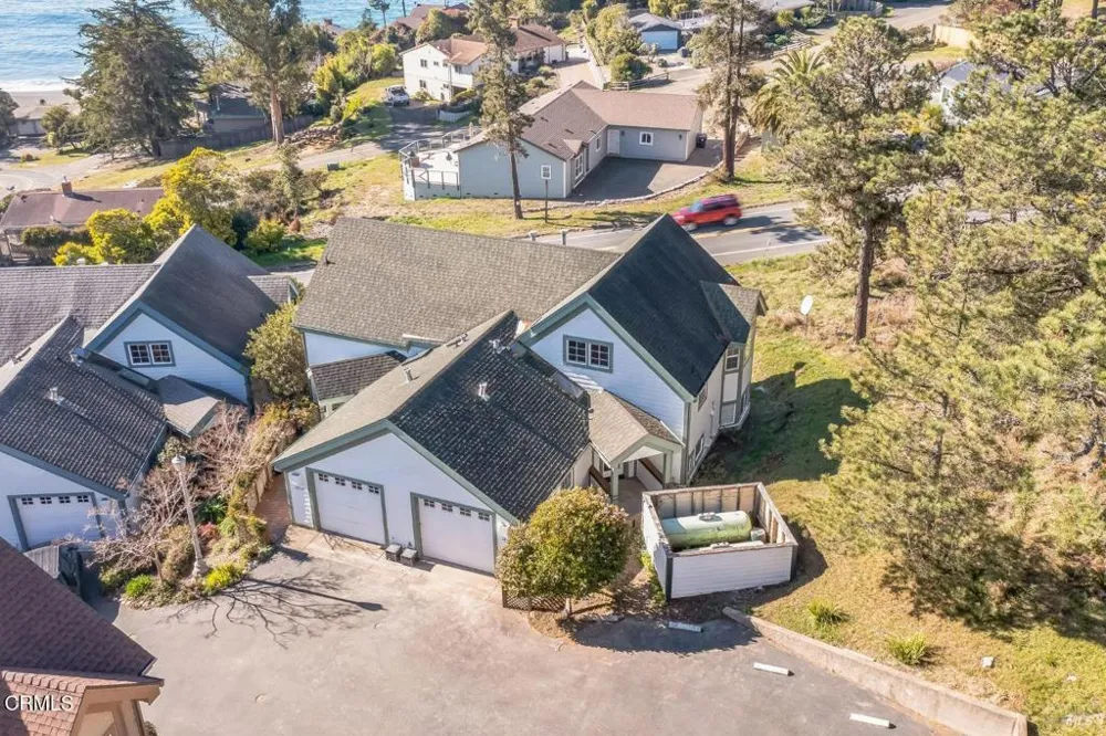 38934 Cypress Way Gualala, CA 95445