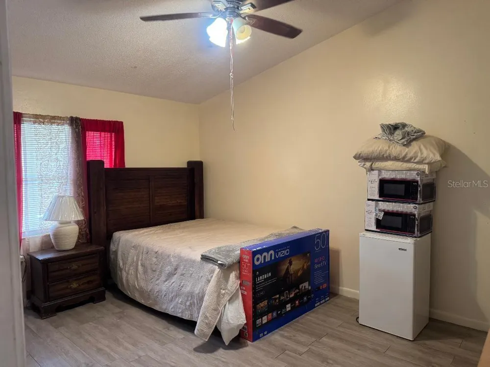 6439 UNDINE WAY Orlando, FL 32818