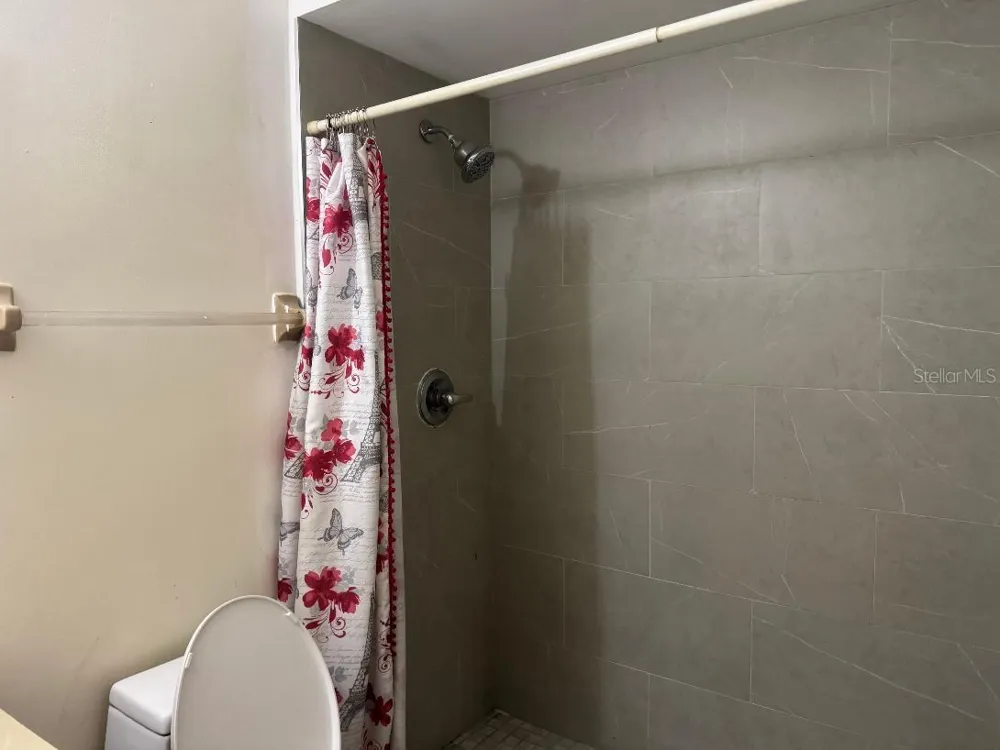 6439 UNDINE WAY Orlando, FL 32818