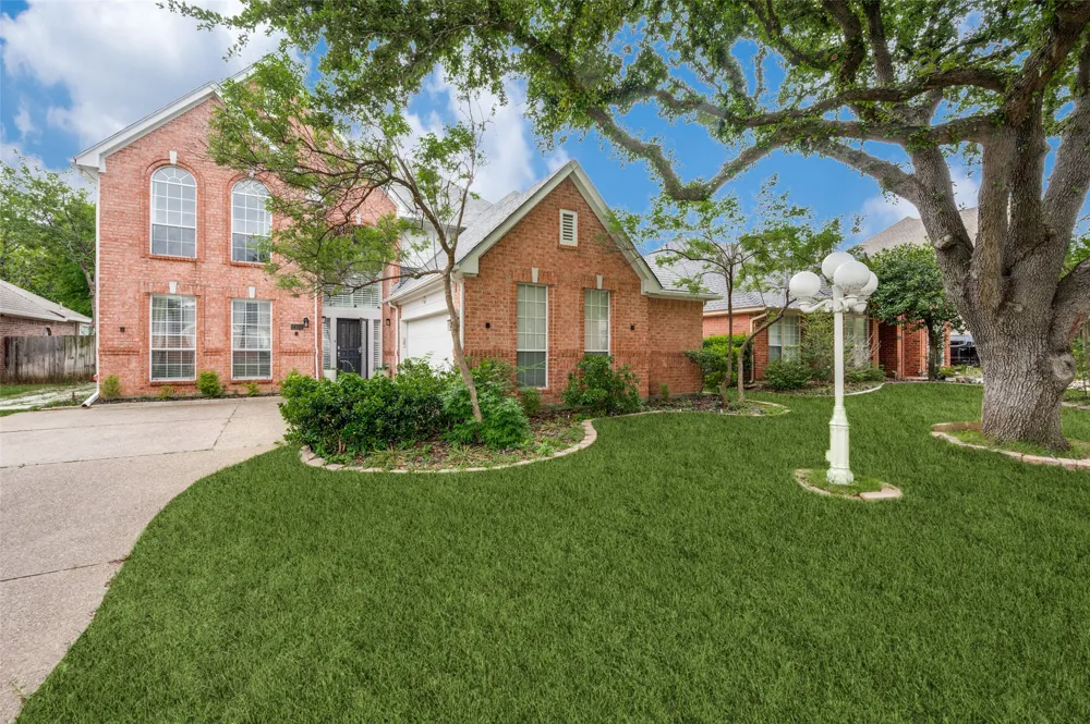 2106 Hunter Place Lane Arlington, TX 76006