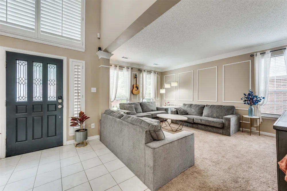 2106 Hunter Place Lane Arlington, TX 76006
