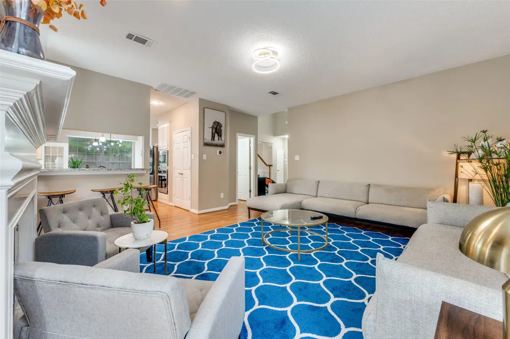 2106 Hunter Place Lane Arlington, TX 76006