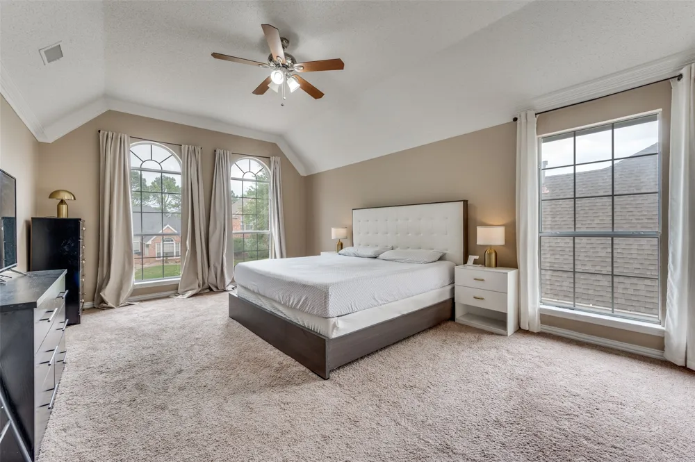 2106 Hunter Place Lane Arlington, TX 76006