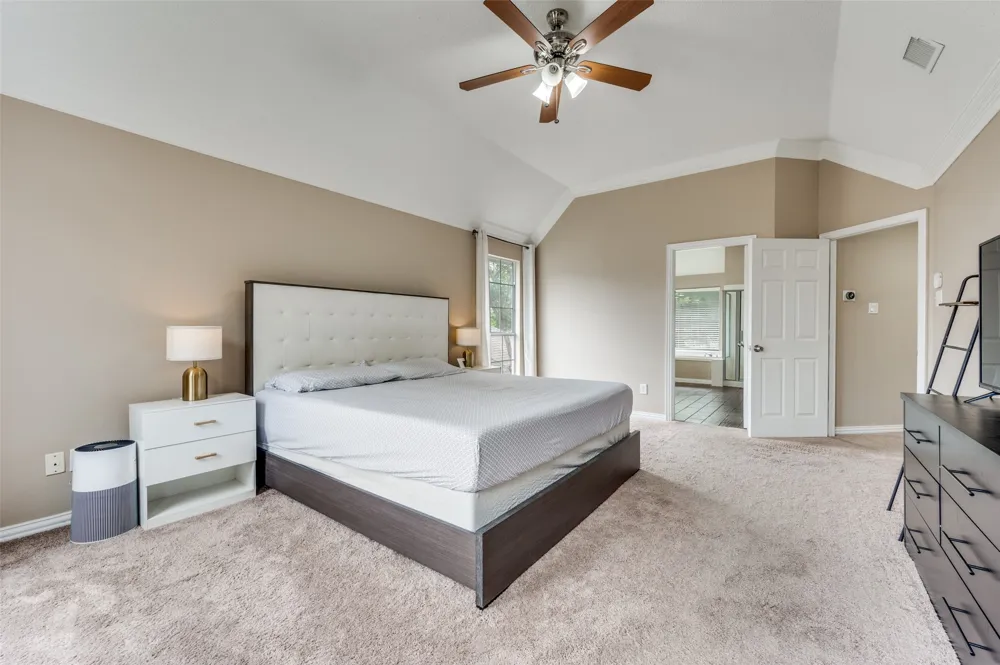 2106 Hunter Place Lane Arlington, TX 76006