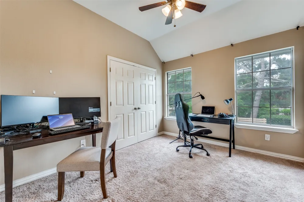2106 Hunter Place Lane Arlington, TX 76006