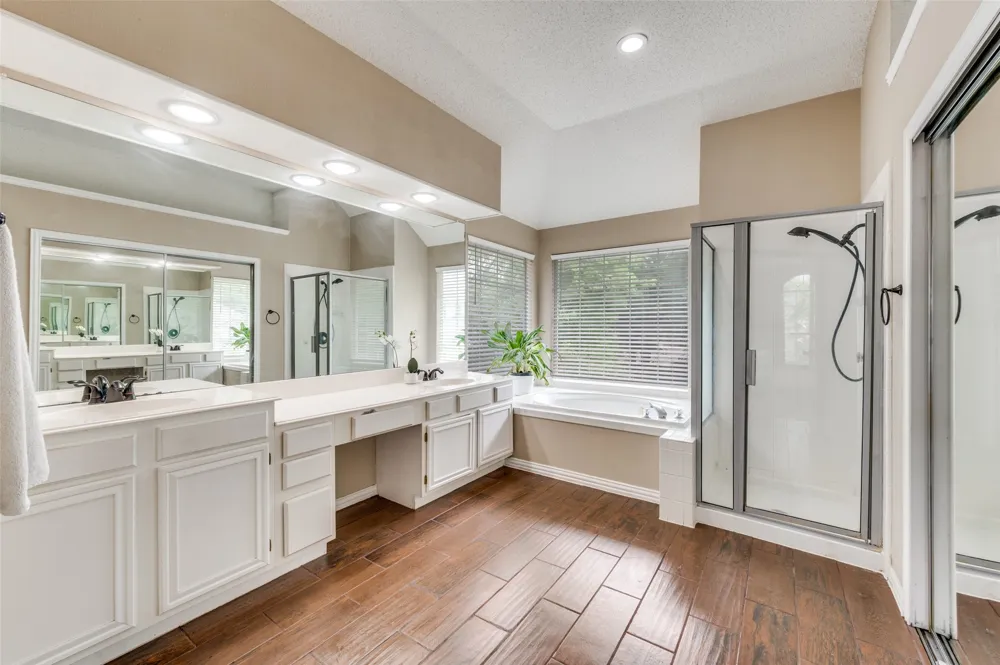 2106 Hunter Place Lane Arlington, TX 76006