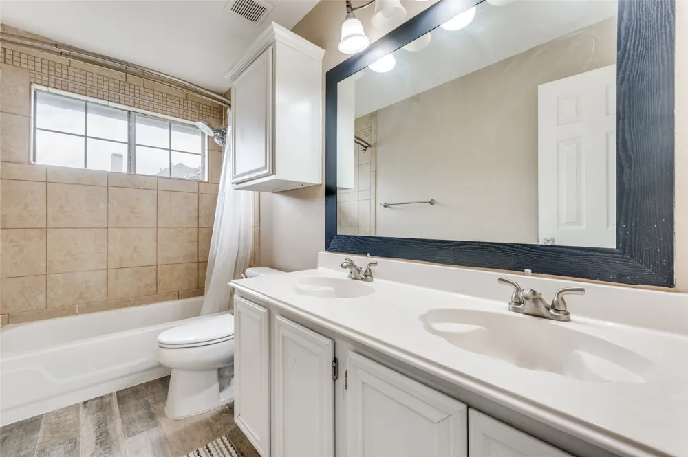 2106 Hunter Place Lane Arlington, TX 76006