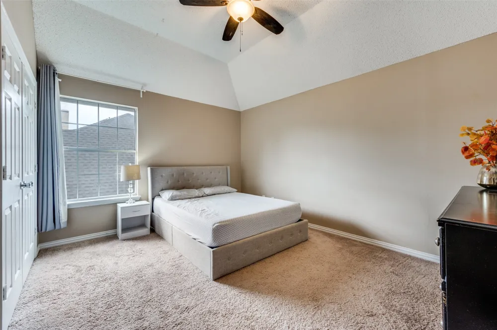 2106 Hunter Place Lane Arlington, TX 76006