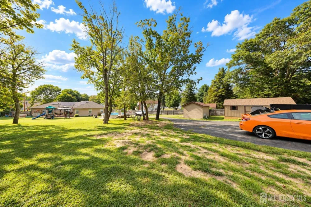 987 Bennetts Mills Road Jackson, NJ 08527