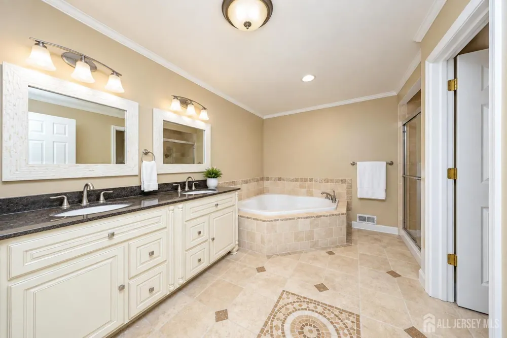 987 Bennetts Mills Road Jackson, NJ 08527