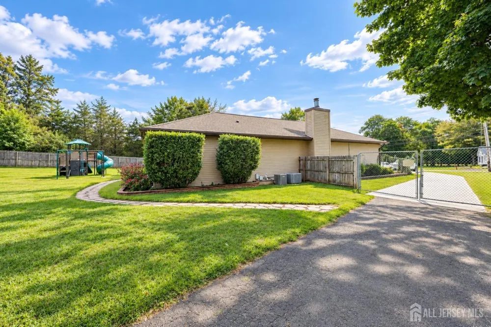 987 Bennetts Mills Road Jackson, NJ 08527