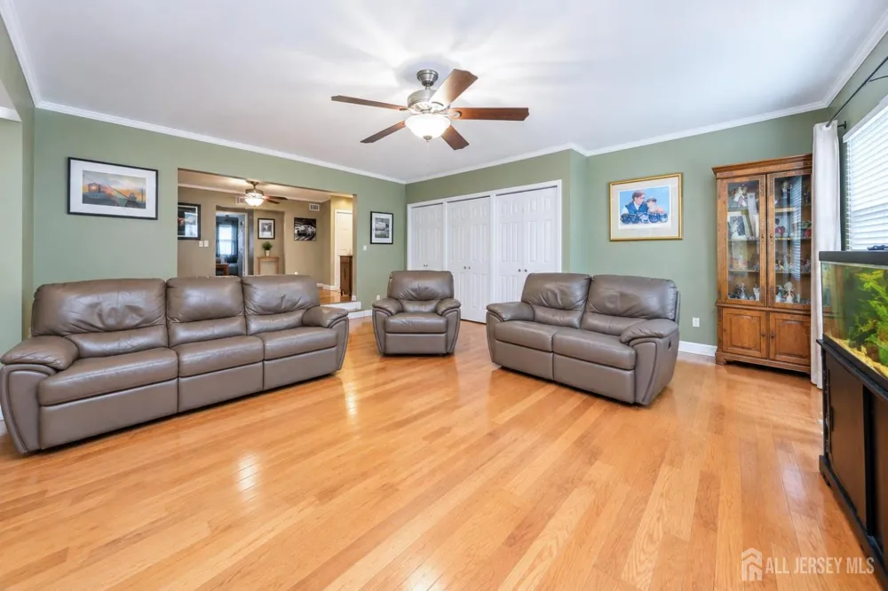 987 Bennetts Mills Road Jackson, NJ 08527