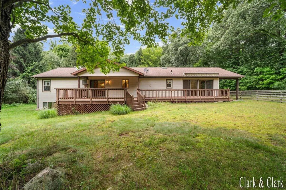 11080 Vergennes Street SE Lowell Charter Township, MI 49331