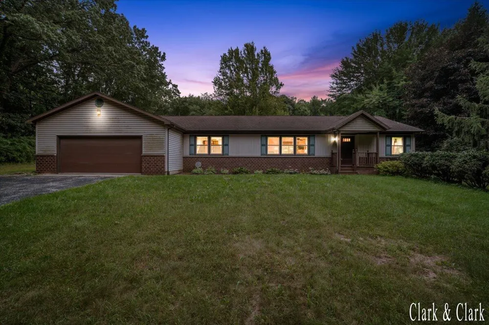 11080 Vergennes Street SE Lowell Charter Township, MI 49331