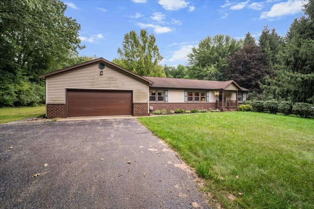 11080 Vergennes Street SE Lowell Charter Township, MI 49331