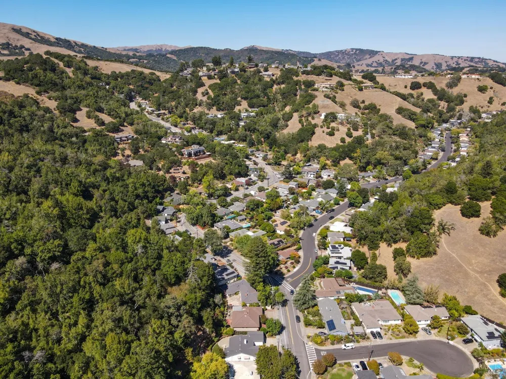 275 Oak Manor Drive Fairfax, CA 94930