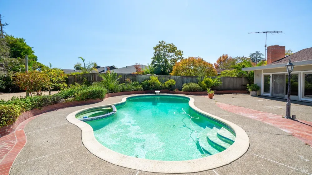 170 Riviera Drive San Rafael, CA 94901