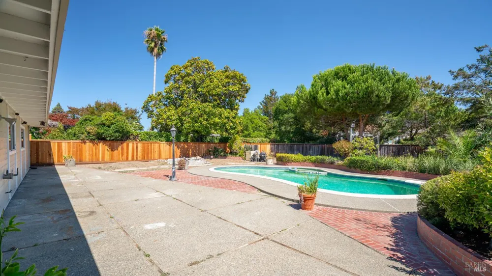 170 Riviera Drive San Rafael, CA 94901