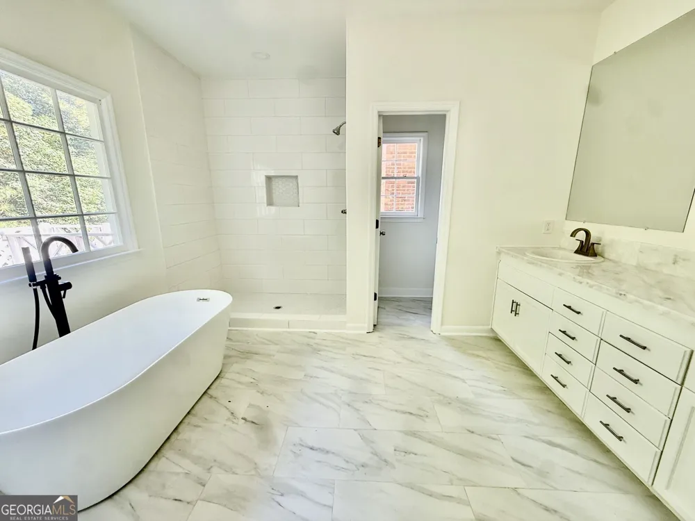 3607 Hampstead LN NE Roswell, GA 30075